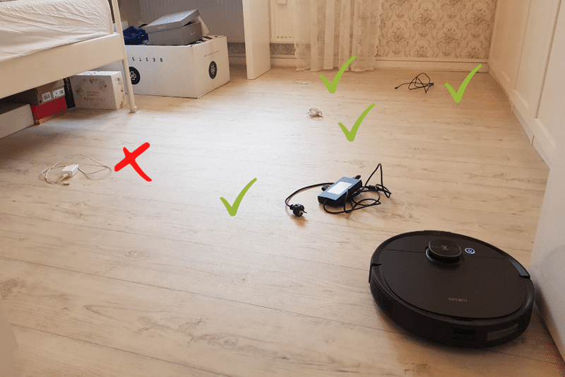 Das Bild zeigt, welche Kabel, die auf dem Boden verteilt wurden, beim Test als Hindernisse erkannt und umfahren wurden